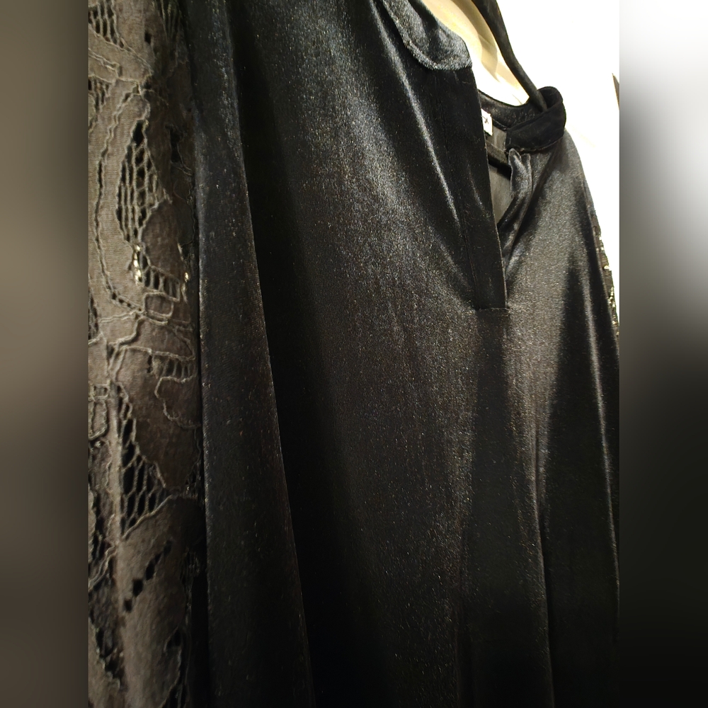 Kasper Plus Split Vneck Velvet Lace Longsleeve Top - Picture 8 of 10